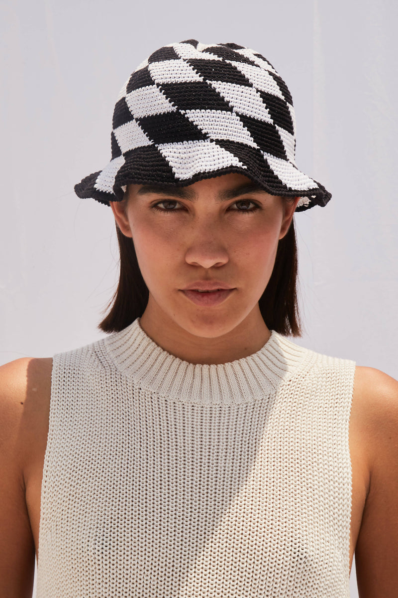 CROCHET KNIT BUCKET HAT - BLACK & WHITE - Space to Show