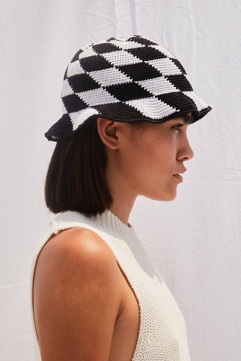 CROCHET KNIT BUCKET HAT - BLACK & WHITE - Space to Show